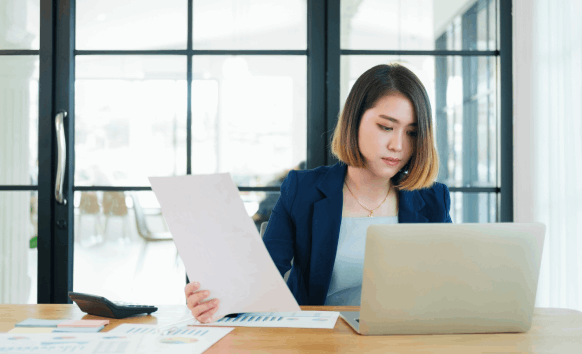 Professional providing certified translation services in Florida to ensure compliance with healthcare regulations.