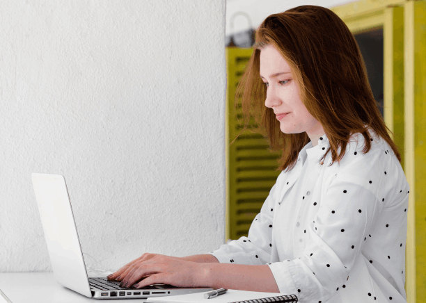 Client benefiting from legal translation services in Florida, ensuring accuracy & compliance for international legal matters.