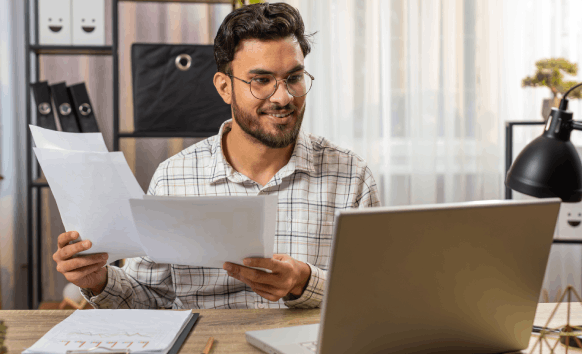 Customer using guaranteed acceptance of Marriage Certificate translation for official use, ensuring compliance in Florida.