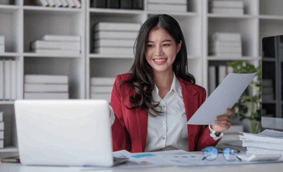 Professional providing in Florida Marriage Certificate translation for legal use, ensuring compliance with USCIS standards.