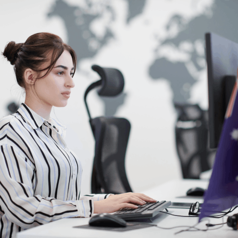 A project manager reviews Portuguese website pages for a retailer, delivering Portuguese Translation Services in Florida.